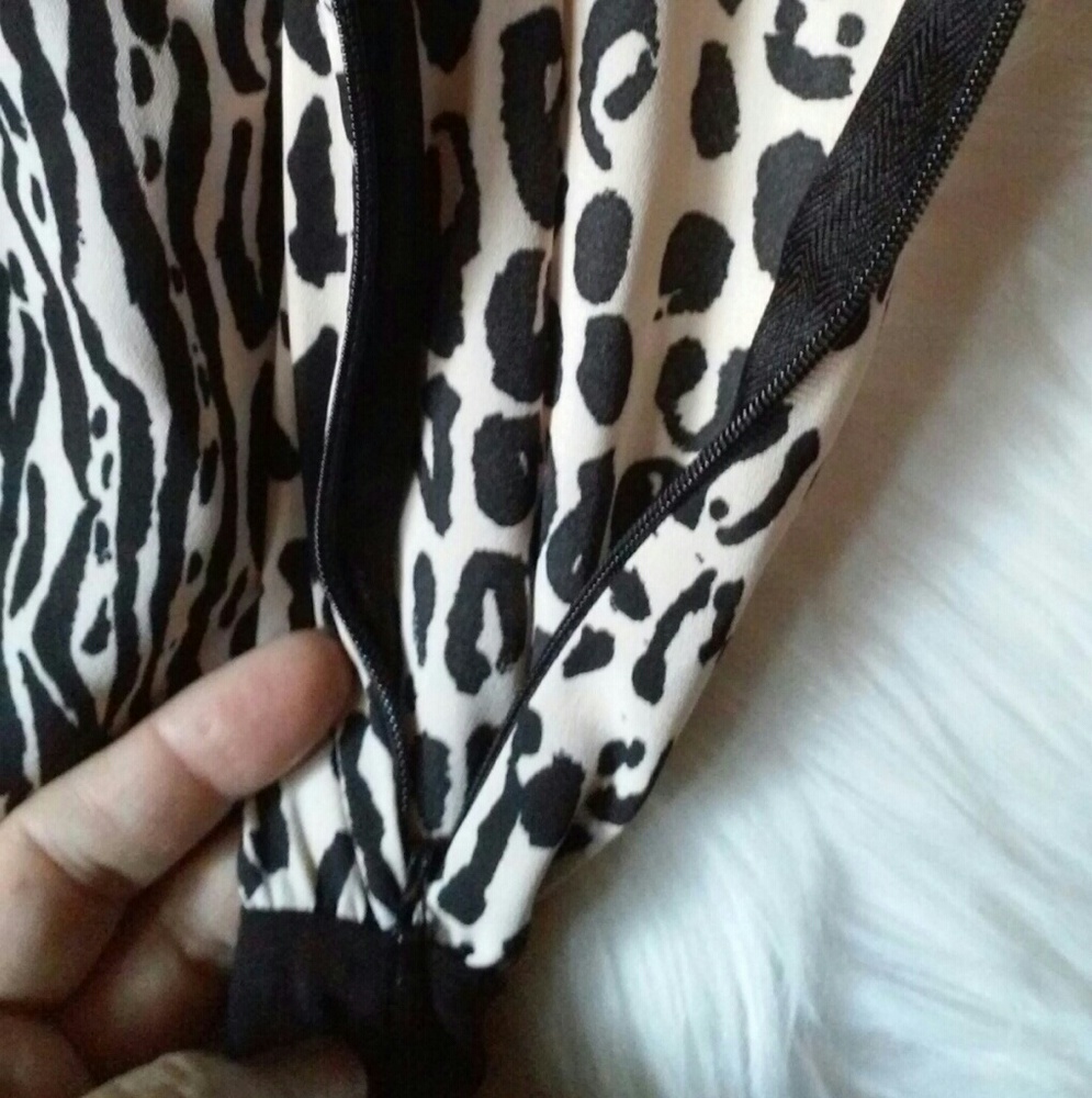 LEOPARD MIDI DRESS Size Small - Picture 4 of 8